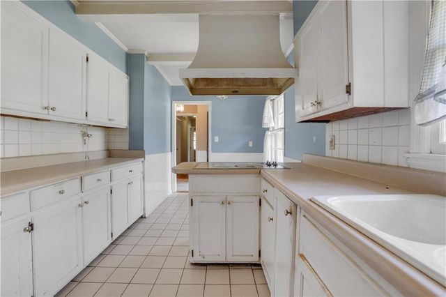 1421 Nerine Circle, Dunwoody, GA 30338
