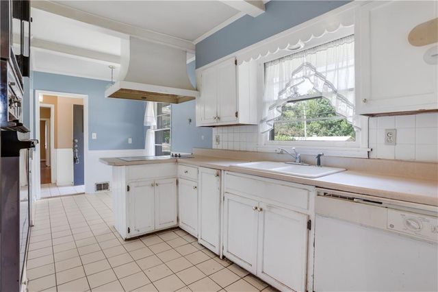 1421 Nerine Circle, Dunwoody, GA 30338