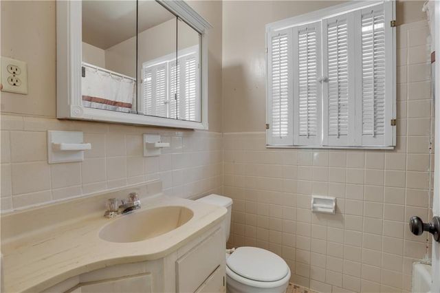 1421 Nerine Circle, Dunwoody, GA 30338