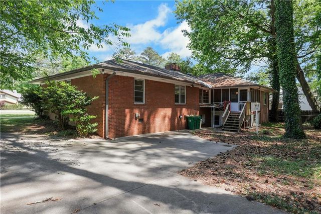 1421 Nerine Circle, Dunwoody, GA 30338