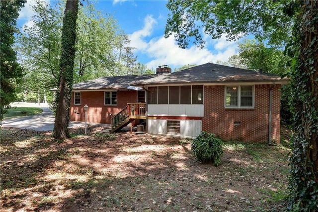 1421 Nerine Circle, Dunwoody, GA 30338