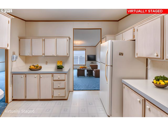 301 E COLUMBIA Dr 61, Newberg, OR 97132