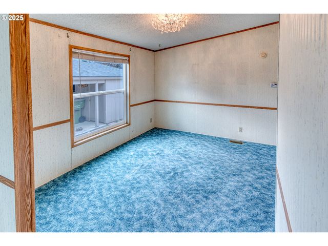 301 E COLUMBIA Dr 61, Newberg, OR 97132