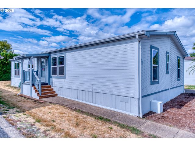 301 E COLUMBIA Dr 61, Newberg, OR 97132