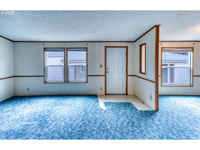 301 E COLUMBIA Dr 61, Newberg, OR 97132