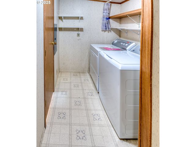 301 E COLUMBIA Dr 61, Newberg, OR 97132