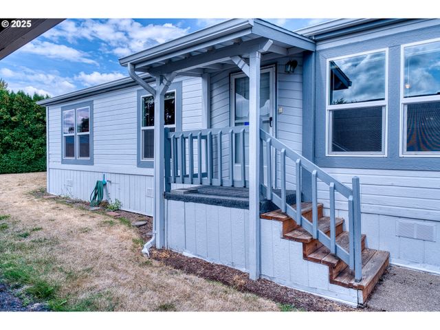 301 E COLUMBIA Dr 61, Newberg, OR 97132