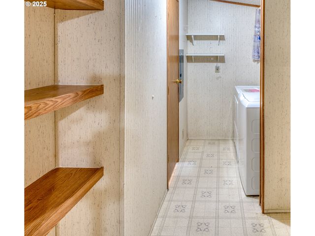 301 E COLUMBIA Dr 61, Newberg, OR 97132