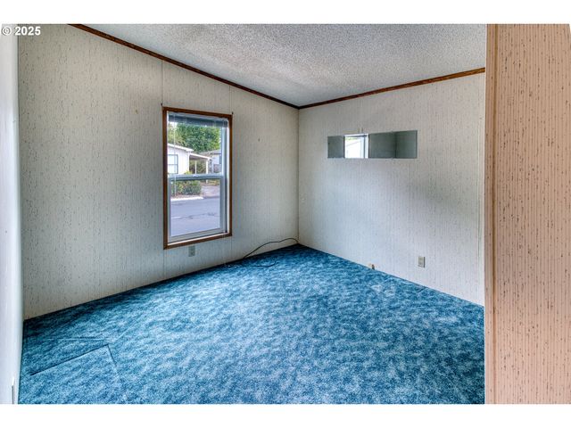 301 E COLUMBIA Dr 61, Newberg, OR 97132