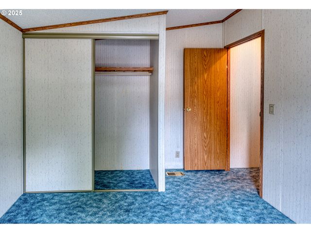 301 E COLUMBIA Dr 61, Newberg, OR 97132