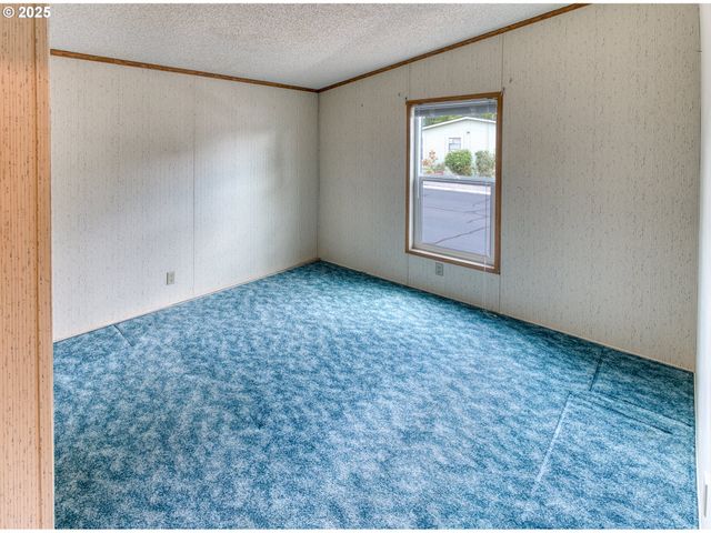 301 E COLUMBIA Dr 61, Newberg, OR 97132