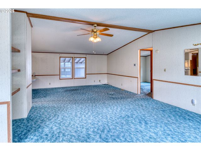 301 E COLUMBIA Dr 61, Newberg, OR 97132