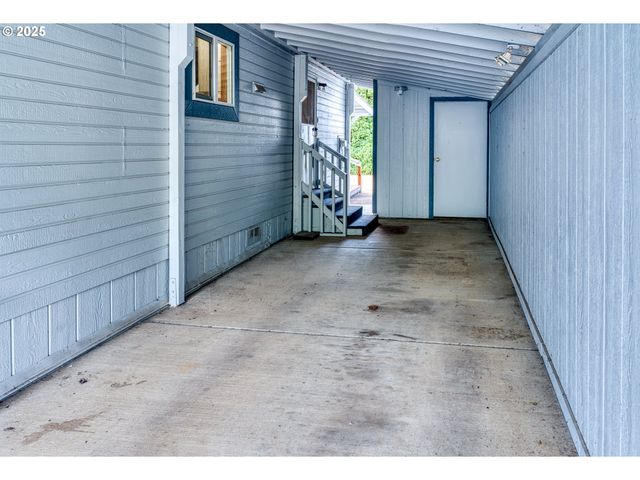 301 E COLUMBIA Dr 61, Newberg, OR 97132