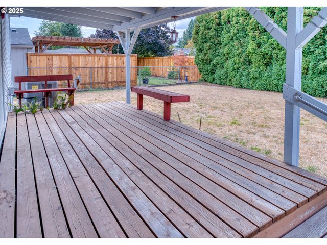 301 E COLUMBIA Dr 61, Newberg, OR 97132