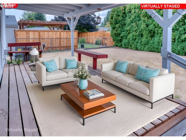 301 E COLUMBIA Dr 61, Newberg, OR 97132