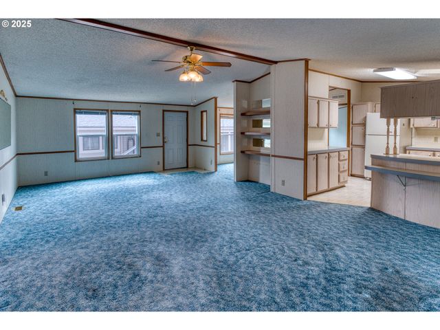 301 E COLUMBIA Dr 61, Newberg, OR 97132