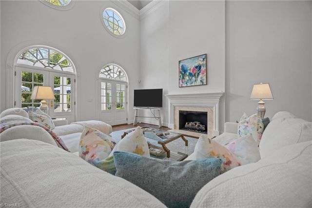 1 Captains Point, Greensboro, NC 27455