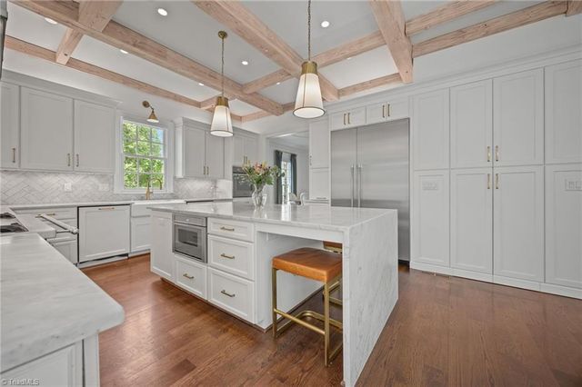 1 Captains Point, Greensboro, NC 27455