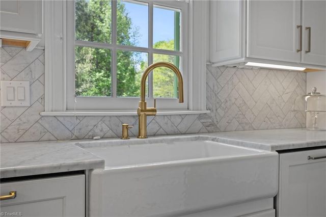 1 Captains Point, Greensboro, NC 27455