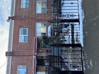 1118 213 Street E, Bronx, NY 10469