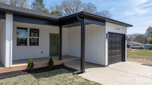 1141 & 1143 12th Street Drive SW, Hickory, NC 28602