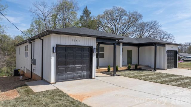 1141 & 1143 12th Street Drive SW, Hickory, NC 28602