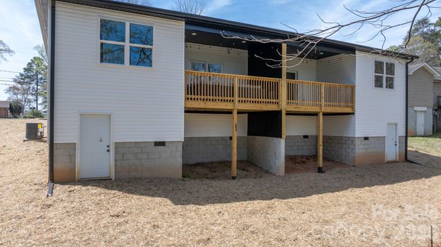 1141 & 1143 12th Street Drive SW, Hickory, NC 28602