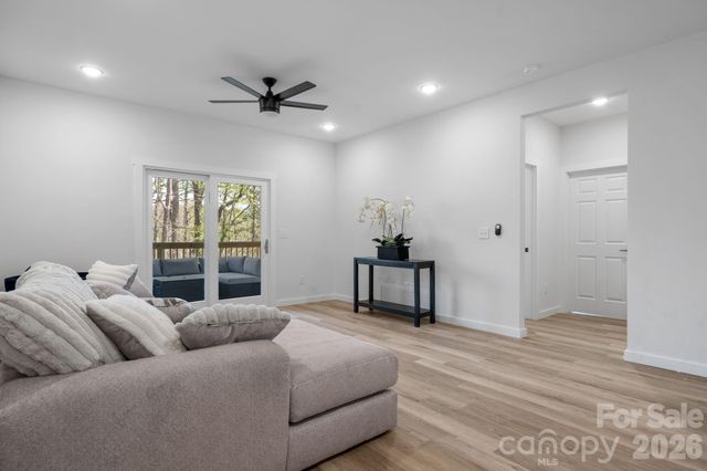 1141 & 1143 12th Street Drive SW, Hickory, NC 28602