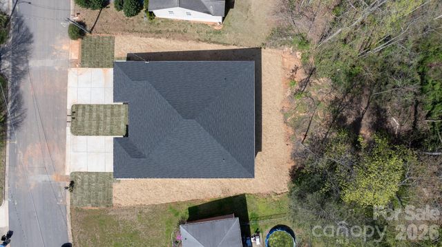 1141 & 1143 12th Street Drive SW, Hickory, NC 28602