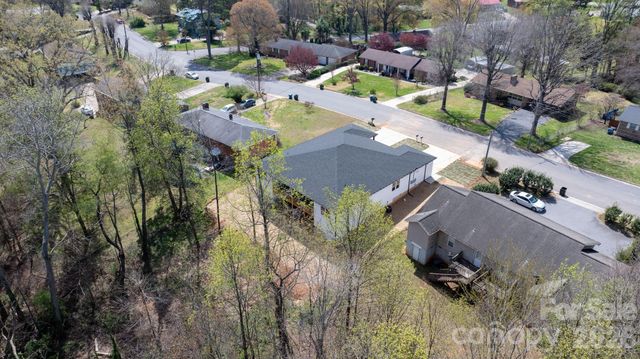 1141 & 1143 12th Street Drive SW, Hickory, NC 28602