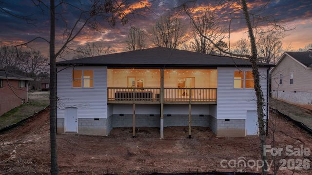 1141 & 1143 12th Street Drive SW, Hickory, NC 28602