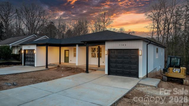 1141 & 1143 12th Street Drive SW, Hickory, NC 28602