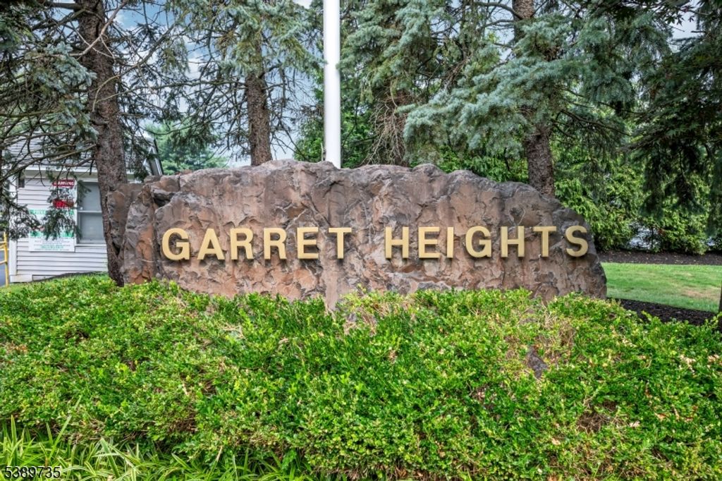 58 Boulder Run Rd, Paterson City, NJ 07501