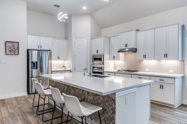 110 Stablewood Ct, Boerne, TX 78006