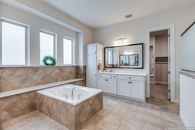 110 Stablewood Ct, Boerne, TX 78006