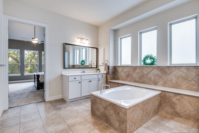 110 Stablewood Ct, Boerne, TX 78006