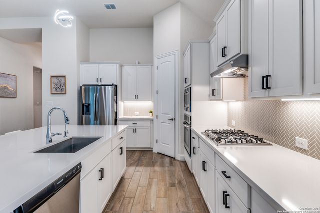 110 Stablewood Ct, Boerne, TX 78006