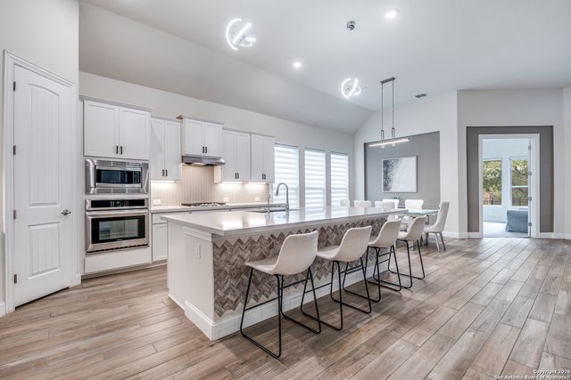 110 Stablewood Ct, Boerne, TX 78006