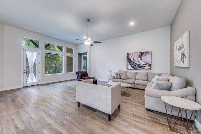 110 Stablewood Ct, Boerne, TX 78006