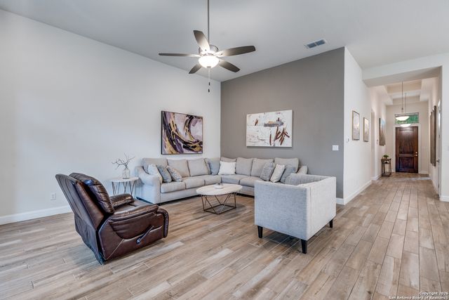 110 Stablewood Ct, Boerne, TX 78006