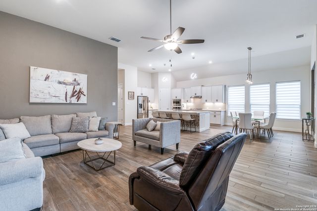 110 Stablewood Ct, Boerne, TX 78006