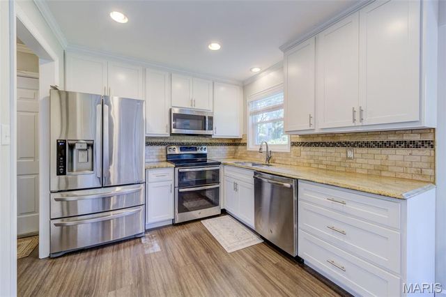 2336 Sportsmen Hill Drive, Chesterfield, MO 63017