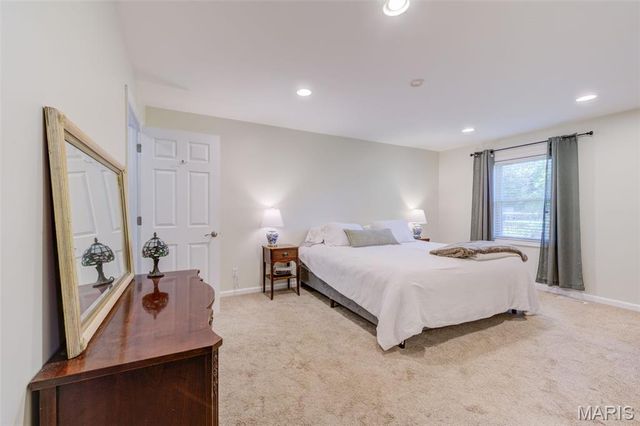 2336 Sportsmen Hill Drive, Chesterfield, MO 63017
