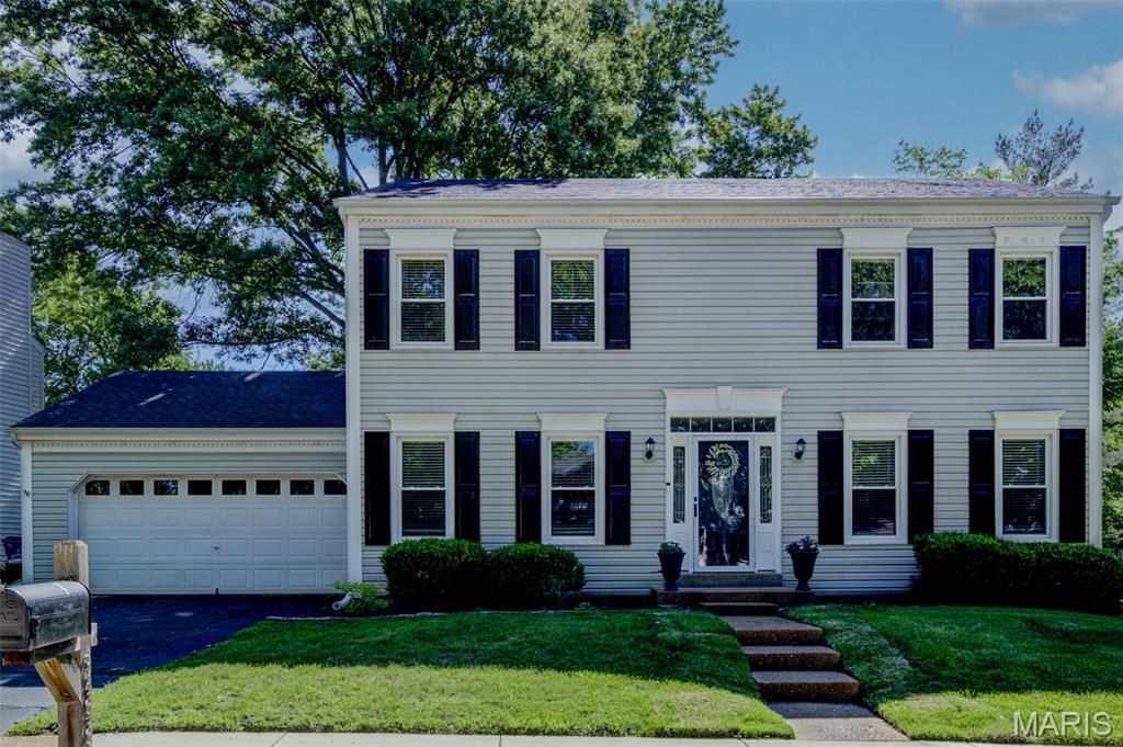 2336 Sportsmen Hill Drive, Chesterfield, MO 63017