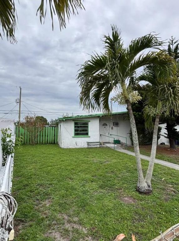 11410 SW 44th Street, Miami, FL 33165