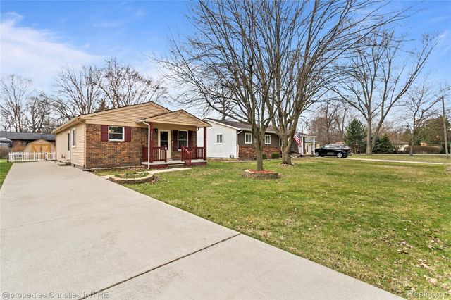 8834 Janis Street, Shelby Charter Township, MI 48317