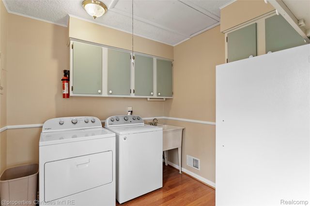 8834 Janis Street, Shelby Charter Township, MI 48317