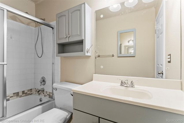 8834 Janis Street, Shelby Charter Township, MI 48317