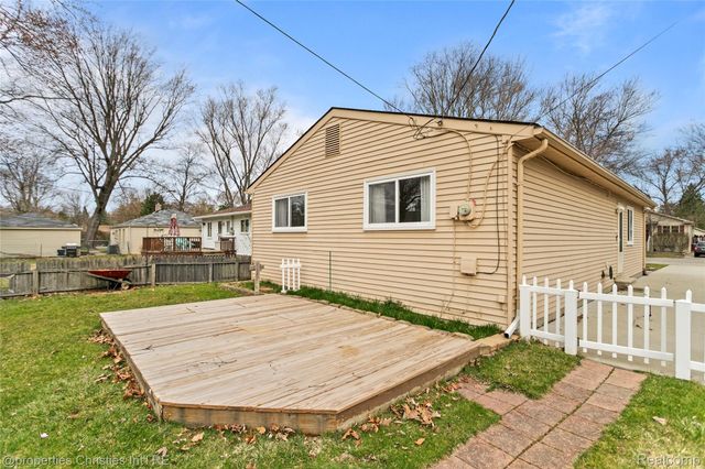 8834 Janis Street, Shelby Charter Township, MI 48317