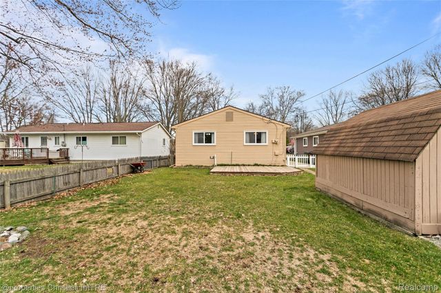 8834 Janis Street, Shelby Charter Township, MI 48317